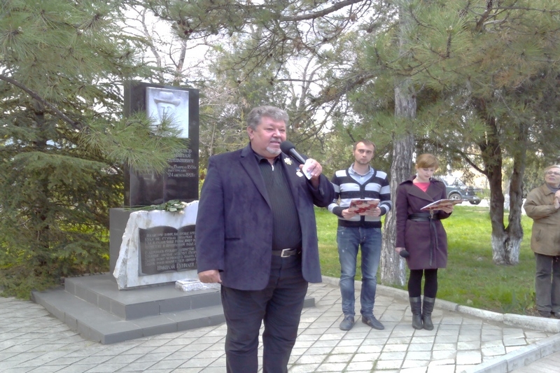 Торжественные мероприятия возле памятника Н. С. Гумилеву в Коктебеле