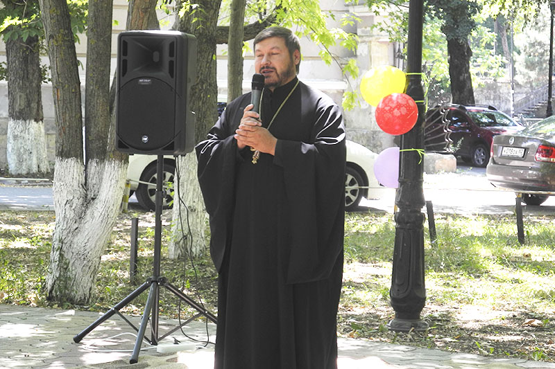 Отец Александр, клирик кафедрального Александро-Невского собора