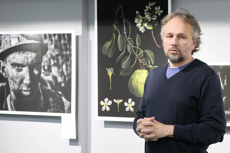 Руководитель Крымского отделения Национальной ассоциации профессионалов фотоиндустрии, член международного жюри MIFA – Стрельников Сергей